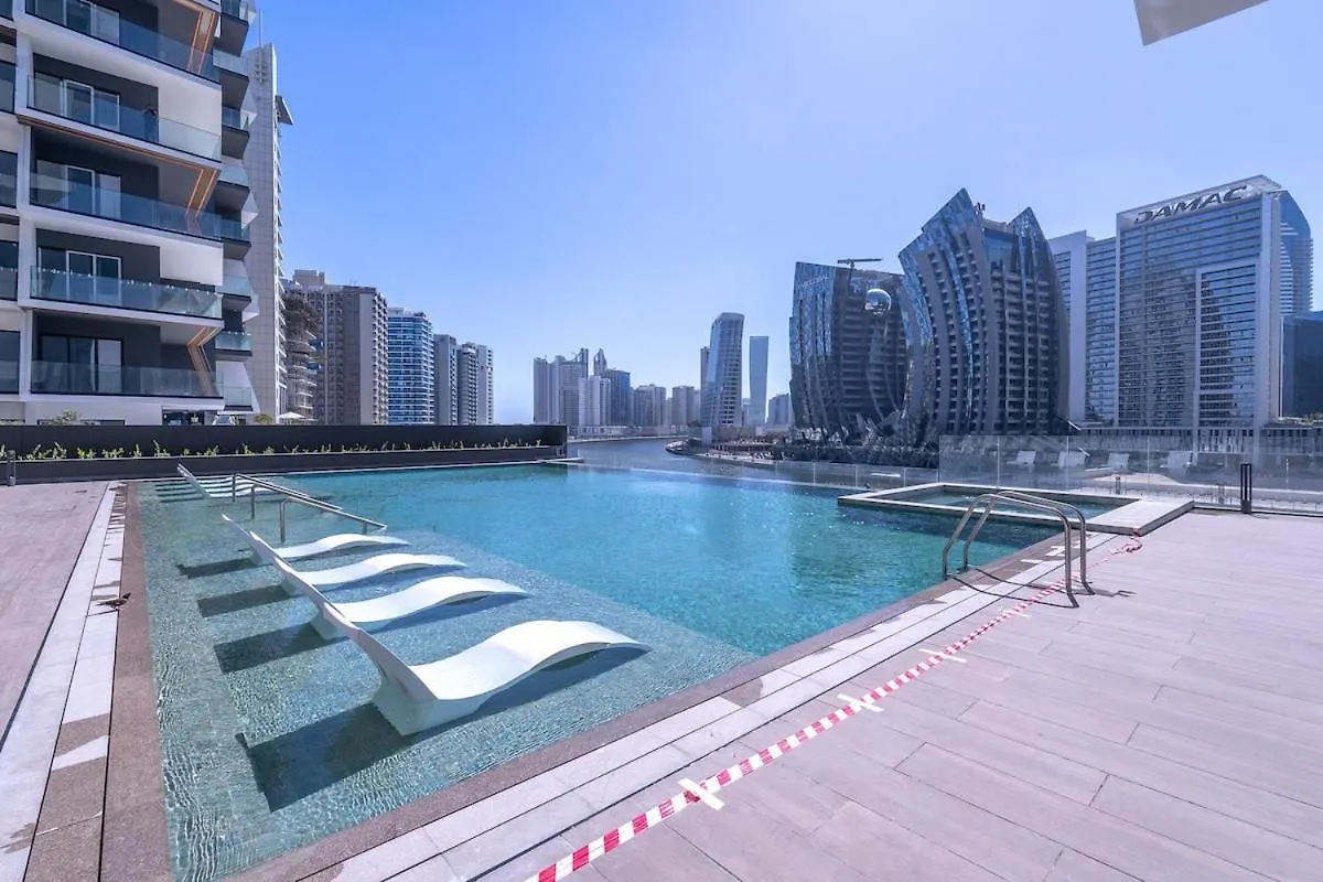 Homey 1-Bedroom Apartment In Business Bay With A View Of City Skyline! Dubai