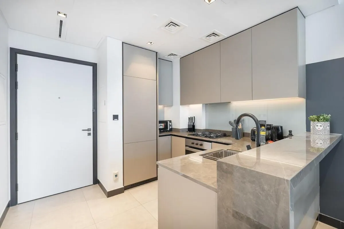 Homey 1-Bedroom Apartment In Business Bay With A View Of City Skyline! Dubai