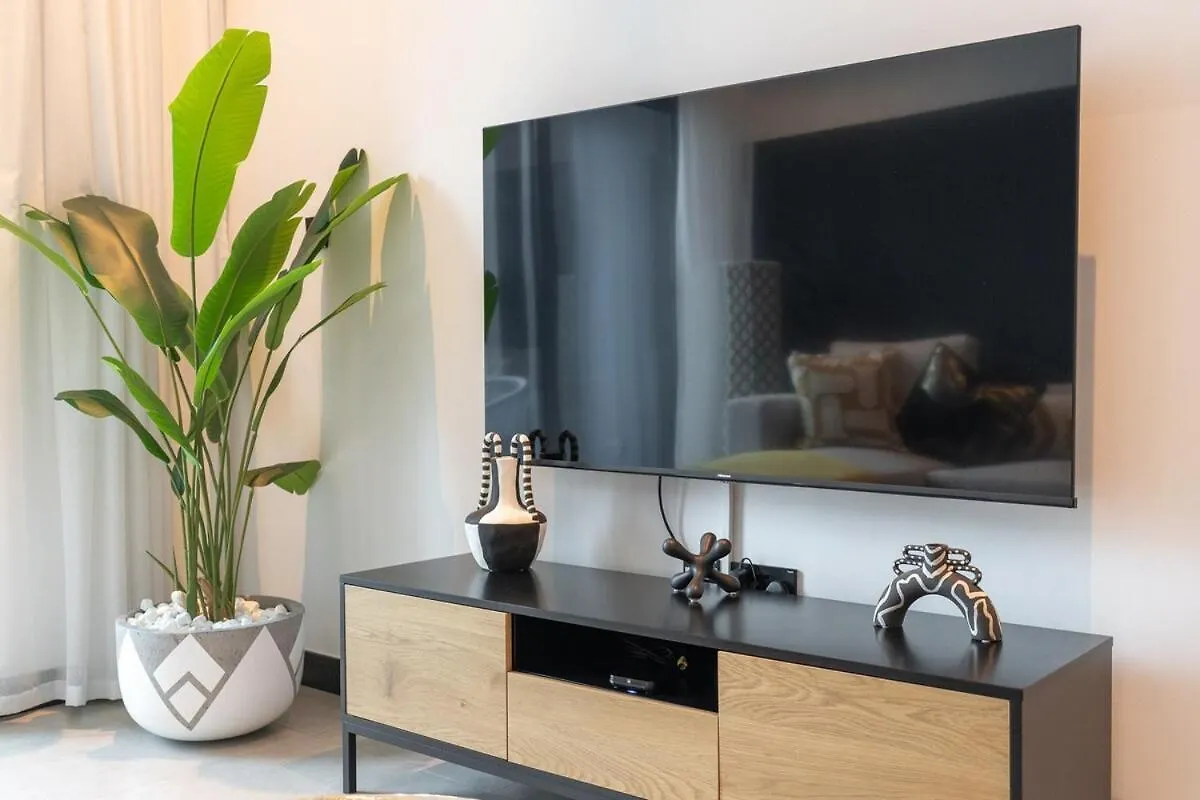 Homey 1-Bedroom Apartment In Business Bay With A View Of City Skyline! Dubai