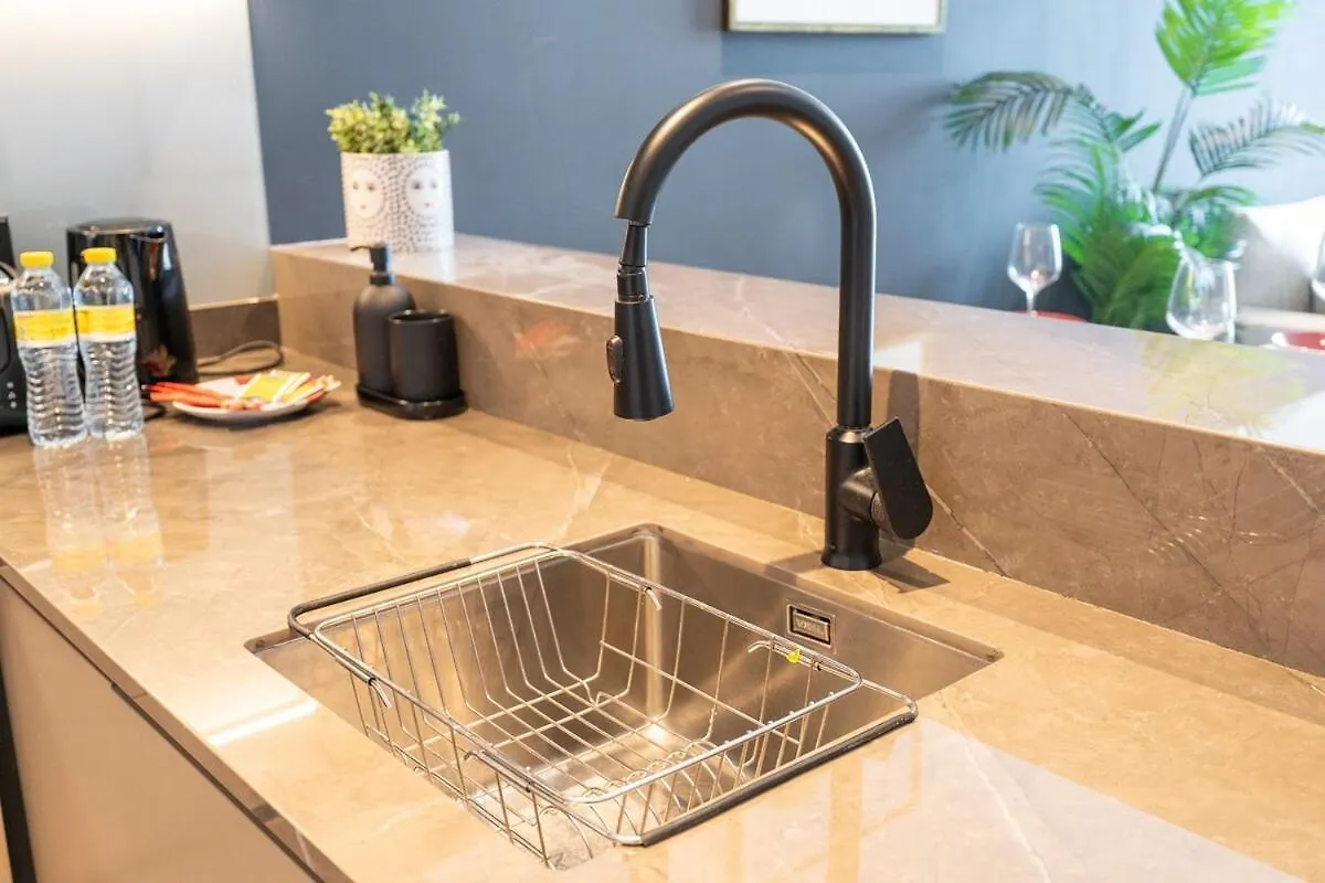 Homey 1-Bedroom Apartment In Business Bay With A View Of City Skyline! Dubai
