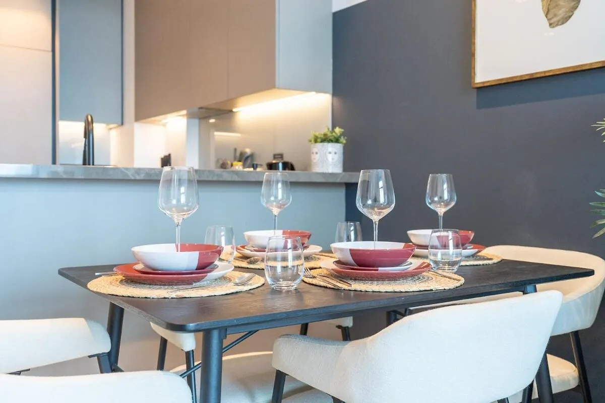 Homey 1-Bedroom Apartment In Business Bay With A View Of City Skyline! Dubai